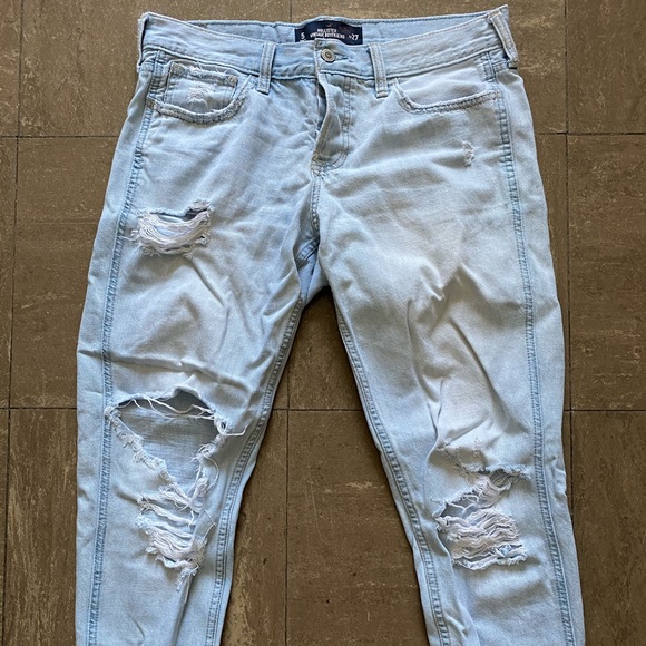 Hollister distressed boyfriend jean - Picture 1 of 6
